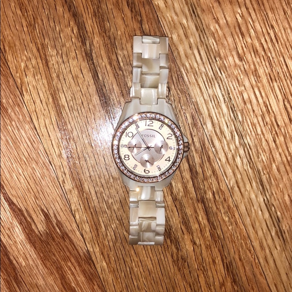 White Fossil watch- like new